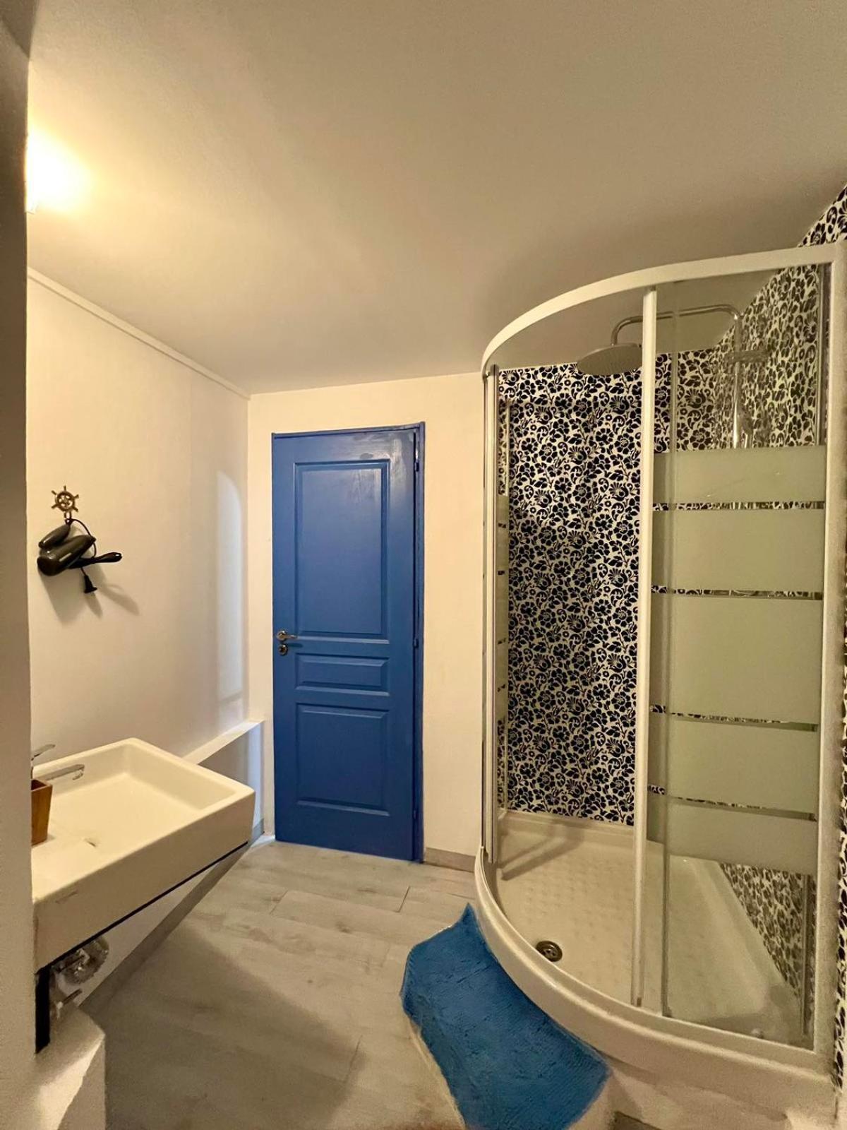 Mamma Mia Apartments Атина Екстериор снимка